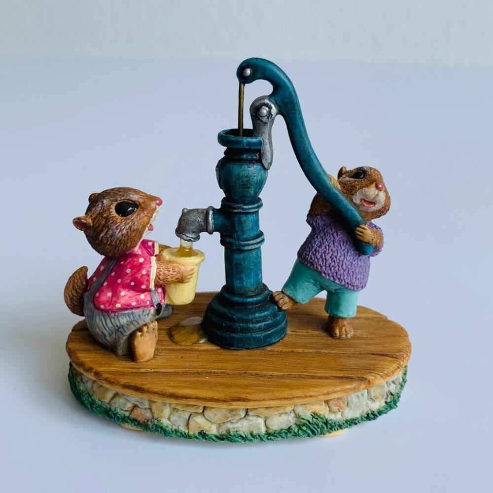 1993 Hallmark Tender Touches Chipmunks